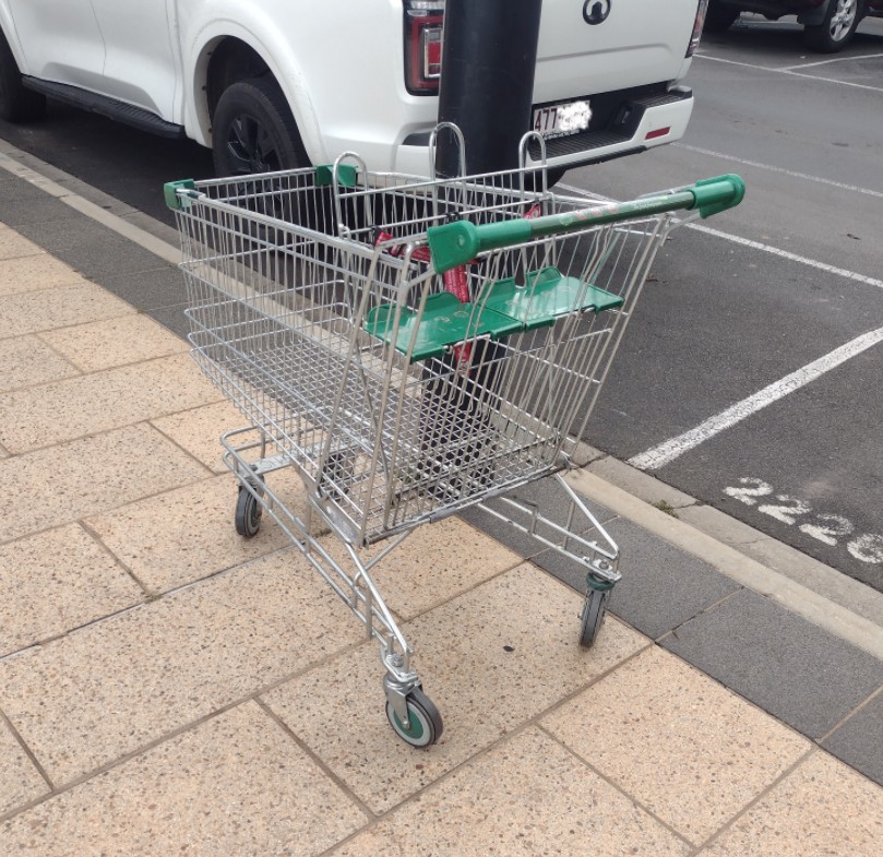 A shopping cart abandoned in the main street of Toowoomba